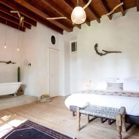 La Guilbaudiere Bed & Breakfast
